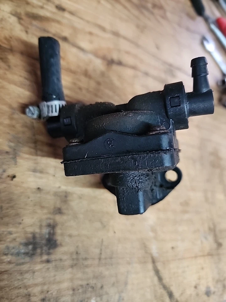  Bomba de combustible del motor Kohler K301 12 hp John Deere Gravely Wheelhorse Cub Cadet embalaje original Foto 3 de 4