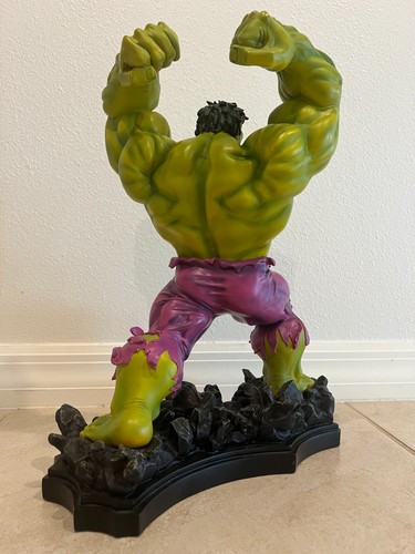 GREEN Incredible Hulk Smash Statue Randy Bowen MIB 2352/2500 Stands 15.5 Inches - Picture 3 of 6