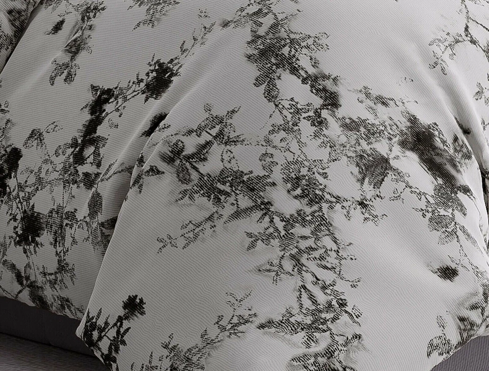 NEW Vera Wang $448 Charcoal Vines Beige Floral Duvet Cover size QUEEN 88" x 92" - Image 2 of 4