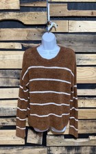 Dex Scoop Neck Sweater in Camel Stripe Size Medium