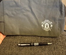 Official Manchester United FC Grey Tolietry / Wash Bag And Pen