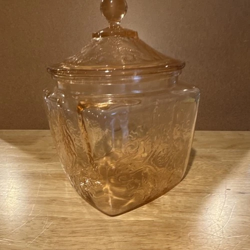Amber Depression glass Federal Glass Madrid pattern cookie jar with lid.
