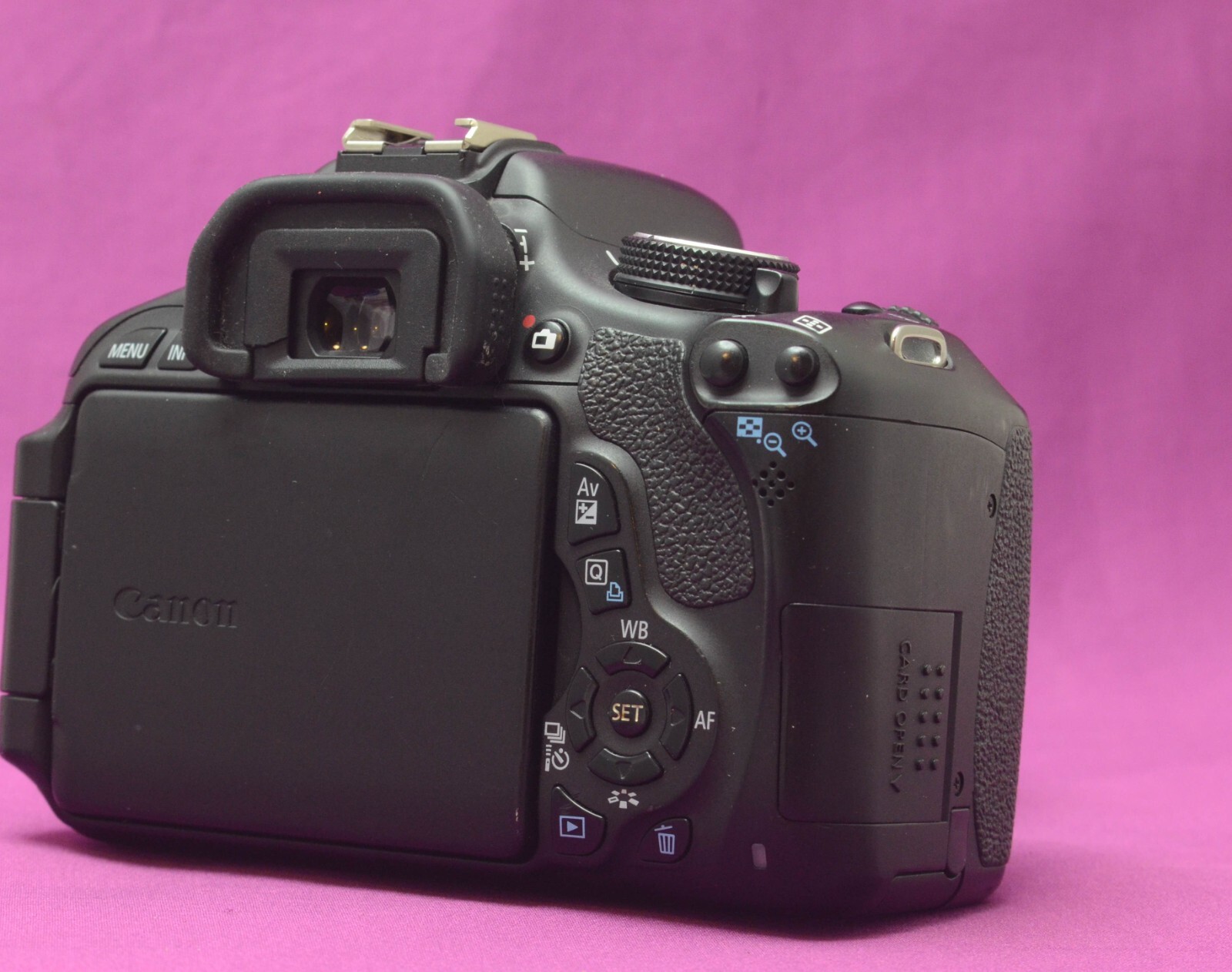 Canon 600D/Kiss X5 DSLR Camera 18.0MP 1855mm IS , Shutter Count 1473