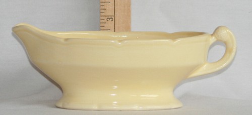 Gravy Boat Yellow USA Pottery 12 Ounce Dressing Sauce Pourer Server - Picture 6 of 10