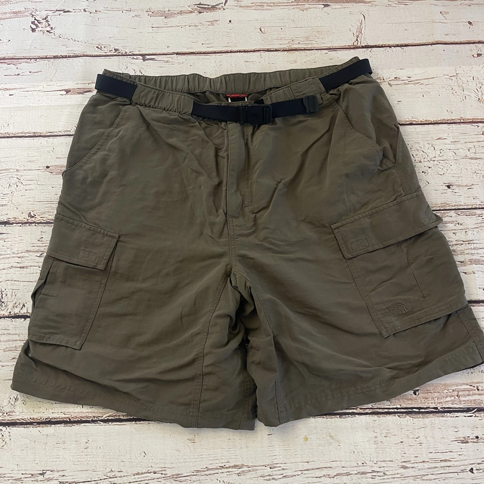 The North Face Shorts Men’s XL Green Cargo Belted Fishing Hiking Outdoors Men
