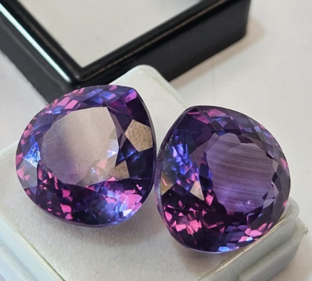 Par de piedras preciosas sueltas naturales corte pera alejandrita cambio de color 40+ quilates Foto 2 de 4