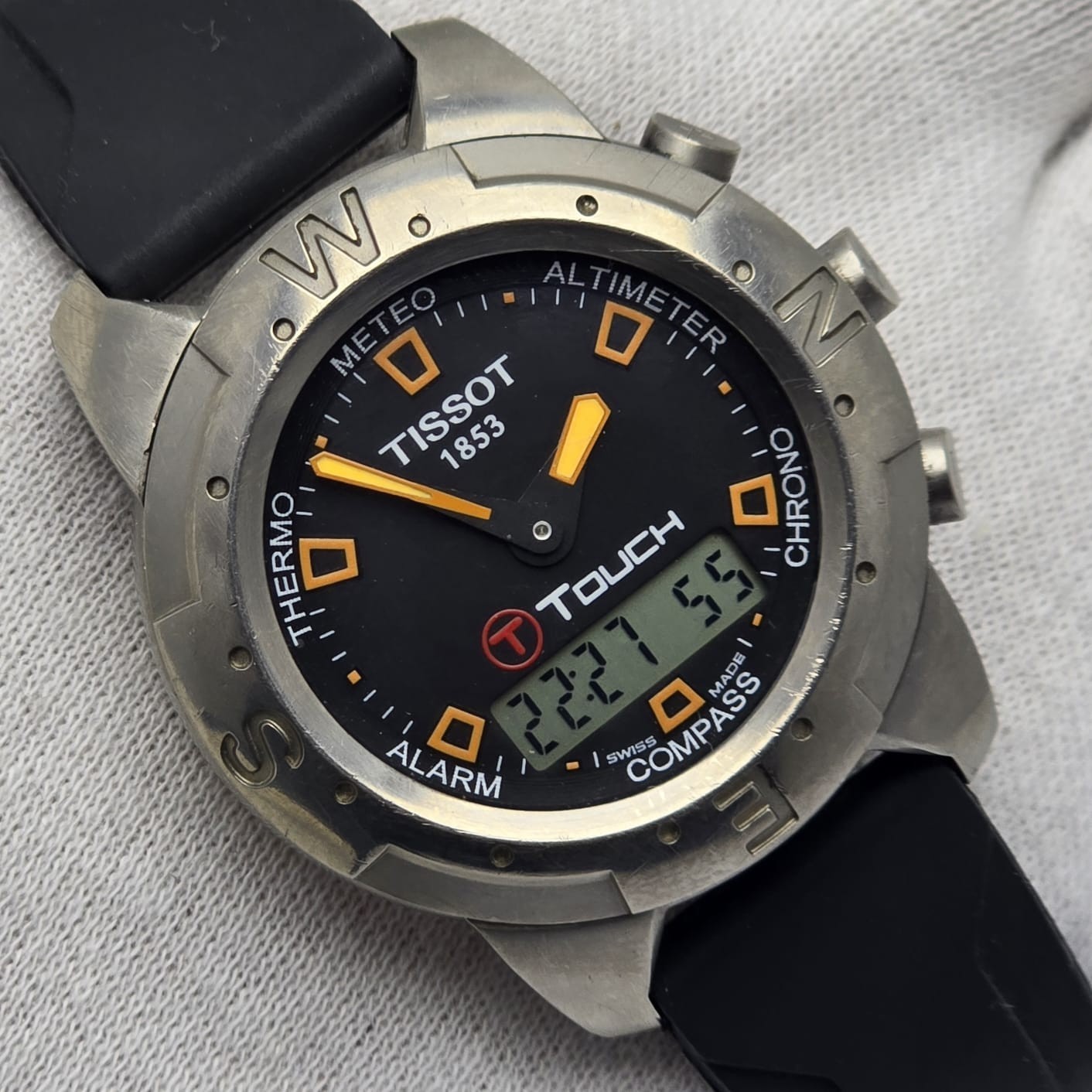 Titanium Alarm Compass Chronograph 252/352 Men's T Tissot Touch Watch - vintagewatches.pk