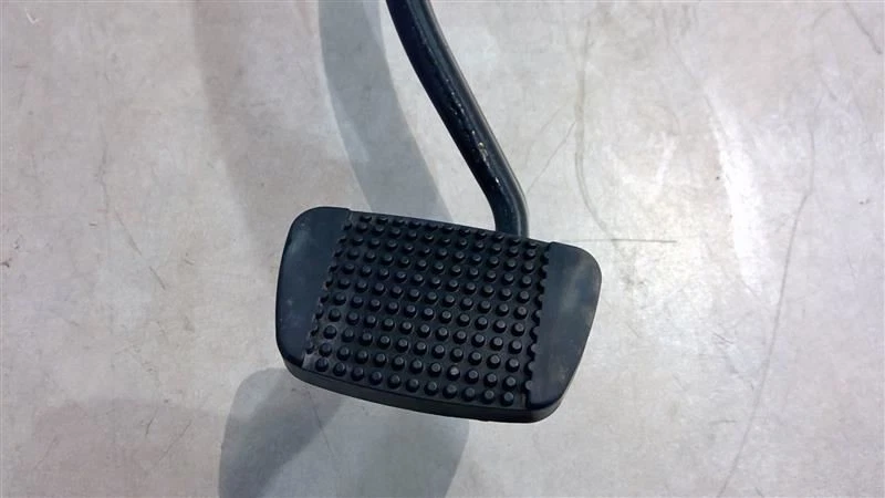 2017-2022 CHEVROLET COLORADO BRAKE PEDAL.23326809 - Image 3 of 4
