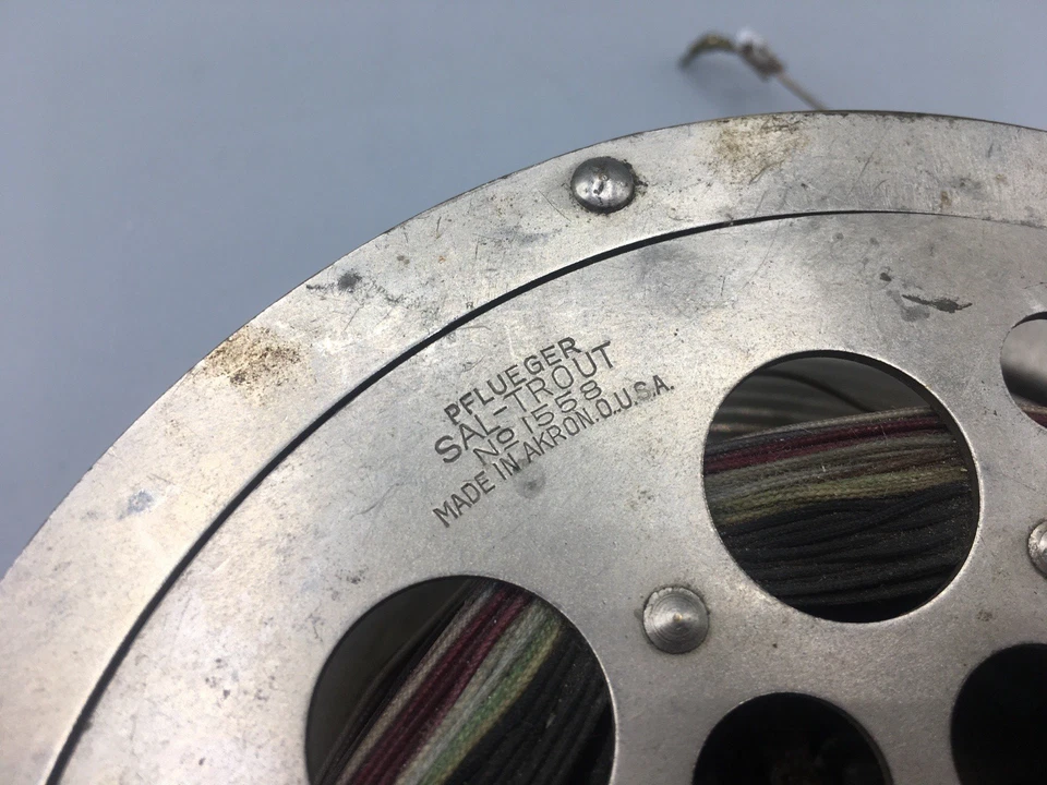 Carrete de pesca Pflueger Sal-Trout Trolling #1558 5,5" mango único con línea vintage Foto 2 de 4
