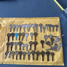 Vintage Key Lot  GM Knock Out National Corbin Curtis Crest Keil Ilco Slaymaker