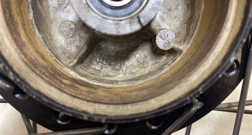 Rueda delantera Yamaha YZ80 “75” Foto 4 de 4