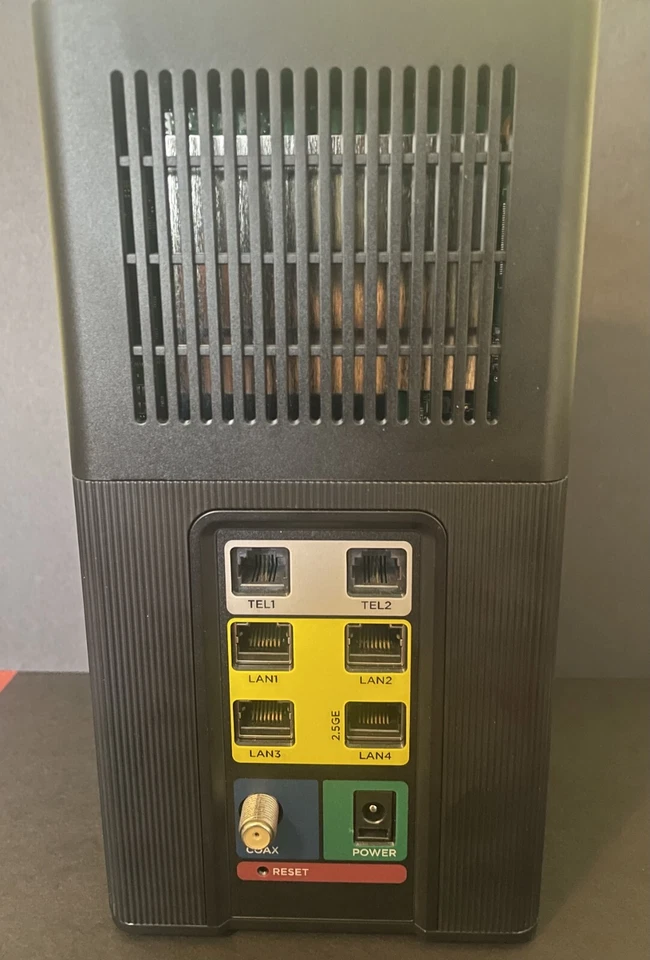 Motorola MT8733 DOCSIS 3.1 Modem + AX6000 Wireless Wi-Fi router - Black w/Og Box - Image 4 of 4