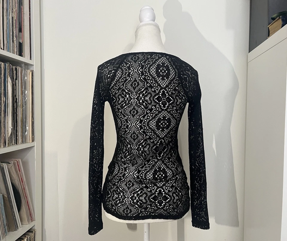 Blusa feminina Y2K Mudd Vampy preta transparente aberta malha renda slim fit manga longa XS - Imagem 2 de 4