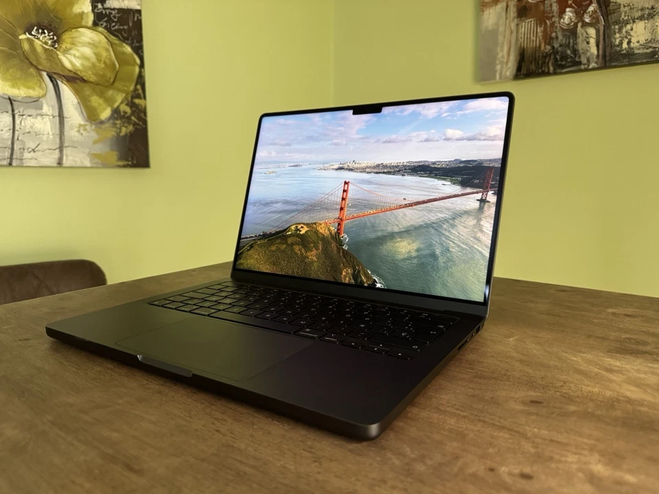 Apple MacBook Pro 14" M3 Pro · 18GB · 512GB, foto 2 de 5