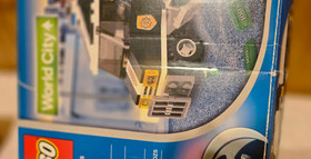 LEGO 7033  WORLD CITY: Armored Car Action  - 100% w/box & manual