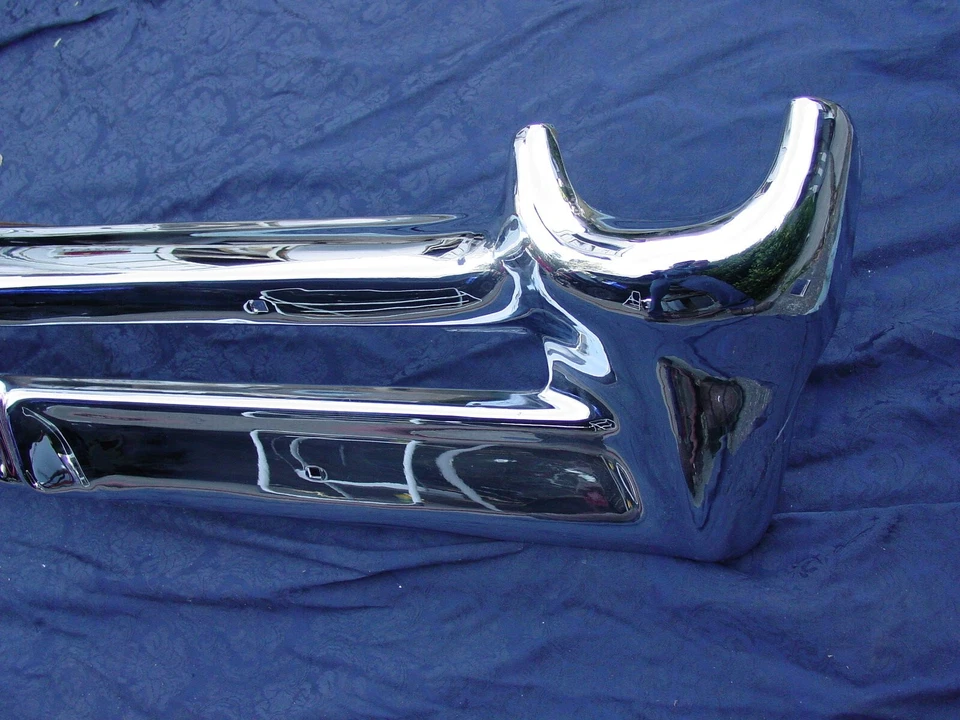 Pontiac Bonneville/Catalina 1964 parachoques delantero Foto 4 de 4