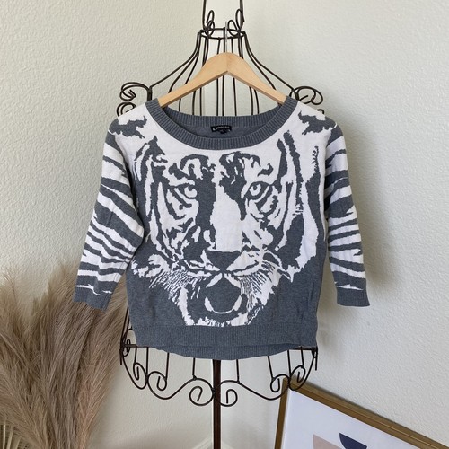 gray crewneck pullover sweater size 