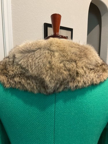 VINTAGE NEIMAN MARCUS Kelly Green Wool/Fox Sleeves/Collar Coat. Lined. Gorgeous. - Picture 10 of 15