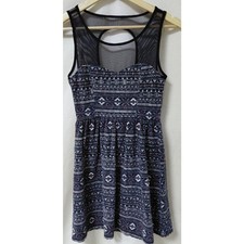 FOREVER 21 Sleeveless Patterned Dress Black Scoop Neck Knee Length Women Size S