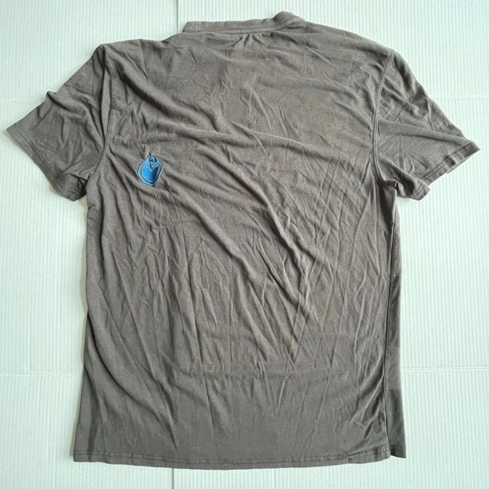 Camisa listrada Nomis marca snowboard anos 2000’s - Imagem 3 de 4