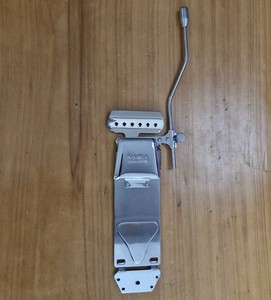 VIB-ROLA Vibrola Kauffman tremolo tailpiece for Gibson Les Paul 1952