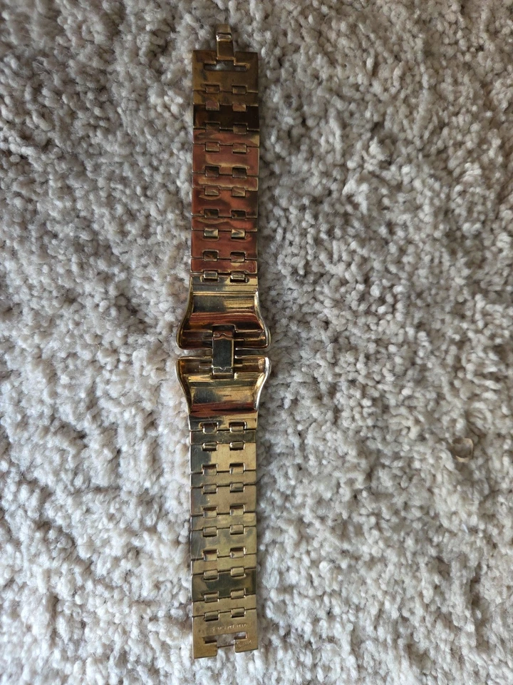 Preciosa pulsera con 26 piedras. No estoy seguro de qué es el metal. ¿Quizás 14kgp? Foto 2 de 4