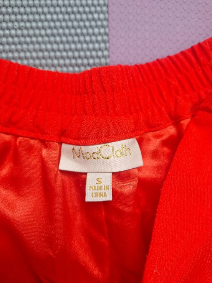 Modcloth Red Skirt Size Small Swing Retro Vintage Style Midi with pockets - Image 3 of 4