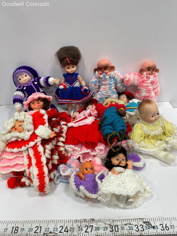 Doll Collection Crochet Outfits Assorted Colors Baby Dolls Toy Figures