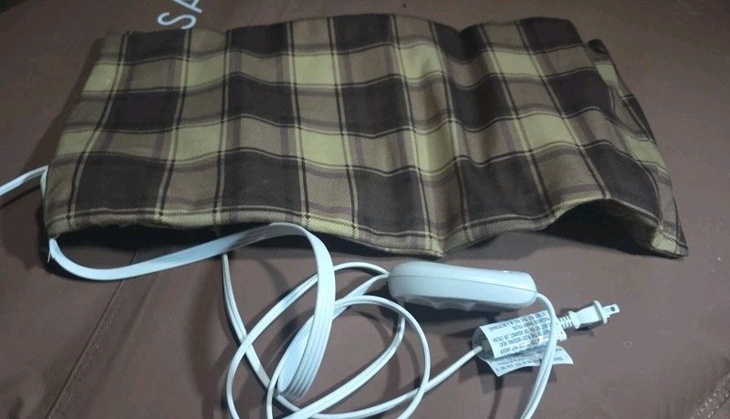 Air-Pillowed Electric Heating Pad Three Settings Brown Plaid Cover
