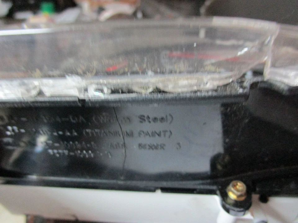 01 02 03 Cuadro de instrumentos velocímetro Mazda B4000 198 k millas 3l5t10849ra RL Foto 2 de 4