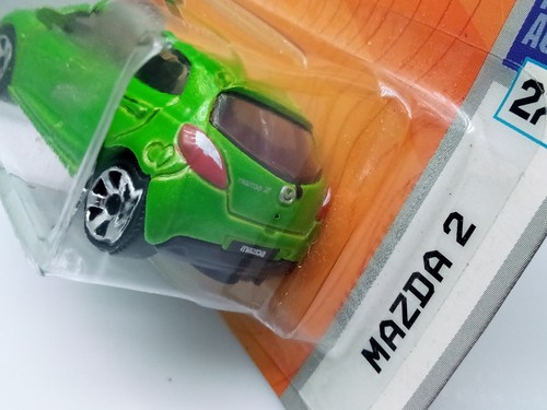 Matchbox Superfast / MB 752 Mazda 2 - Green - Model Car x1 - Picture 3 of 7