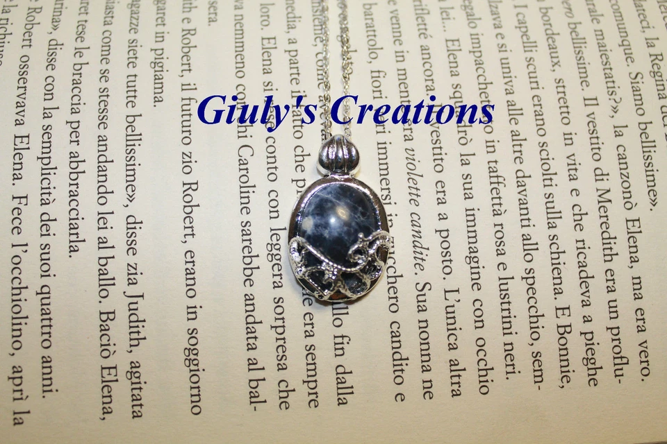 The Vampire Diaries Collana Medaglione Solare Katherine Pierce Lapis Nichel Free - Immagine 2 di 2