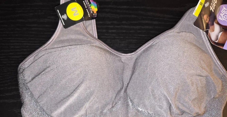 Sujetador Bali Comfort Revolution ComfortFlex Fit moldeador sin aros tazas de espuma talla M Foto 4 de 4