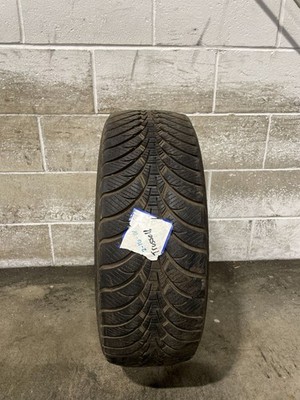 1x P215/60R16 Goodyear Ultragrip Ice WRT 8/32 95 T Used Tire 2156016