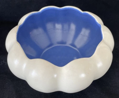 Vintage Red Wing Pottery Ivory Exterior Blue Interior Planter Vase #276 EUC