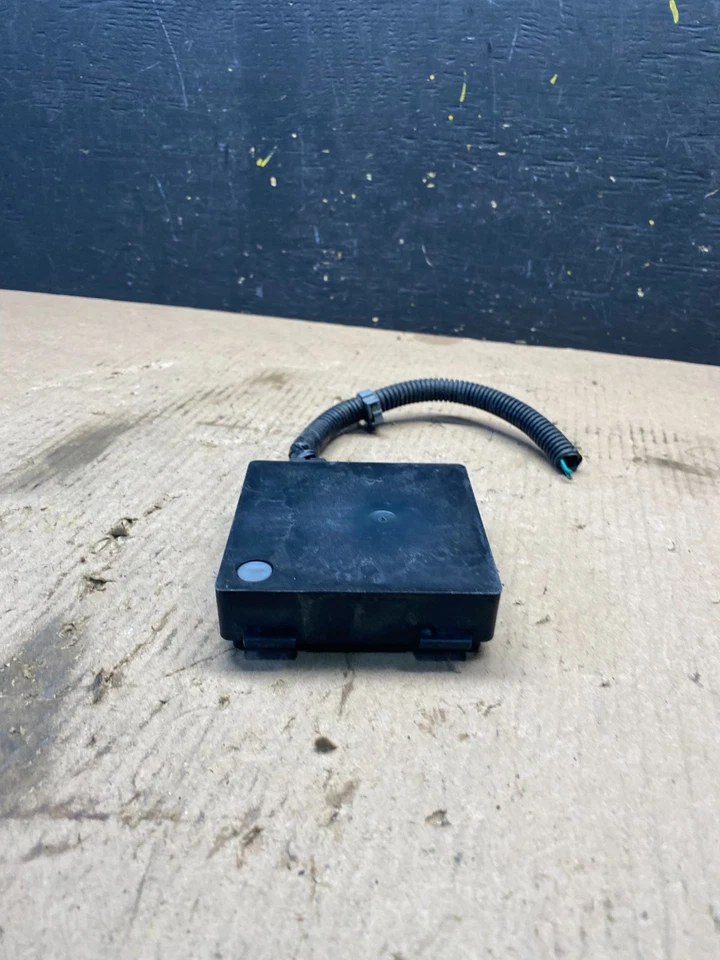 2007 - 2009 Cadillac Escalade ESV Blind Spot Sensor Module 20823460 OEM Q9220 DG - Image 3 of 4