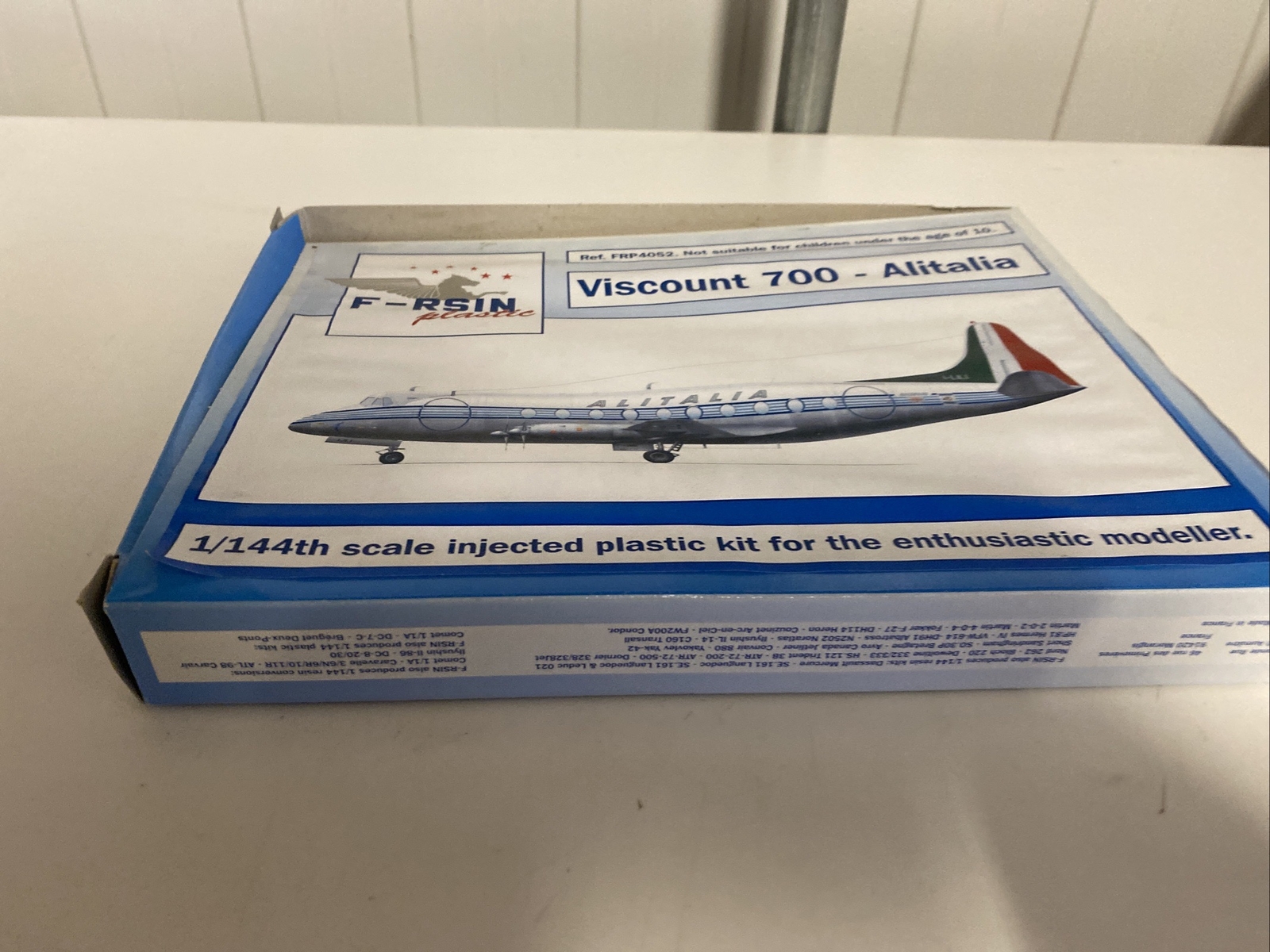 FRSIN Airliners 1/144 Aircraft New Plastic Model Kit 1 144 Mr Models