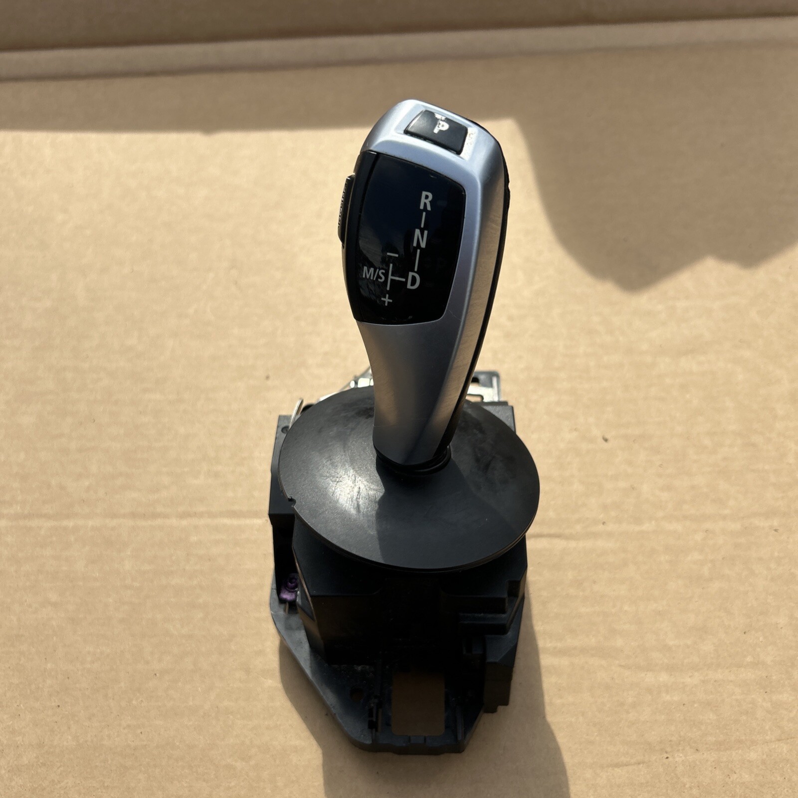 2008-2010 BMW 528i 535i 550i E60 E61 ELECTTRONIC GEAR SELECTOR SHIFTER 9204091