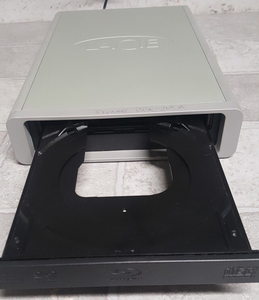 Lacie D2 525 USB2&FW Drive Light Scribe Super Write Master Lacie D2 525 USB2&FW Drive Light Scribe Super Write Master