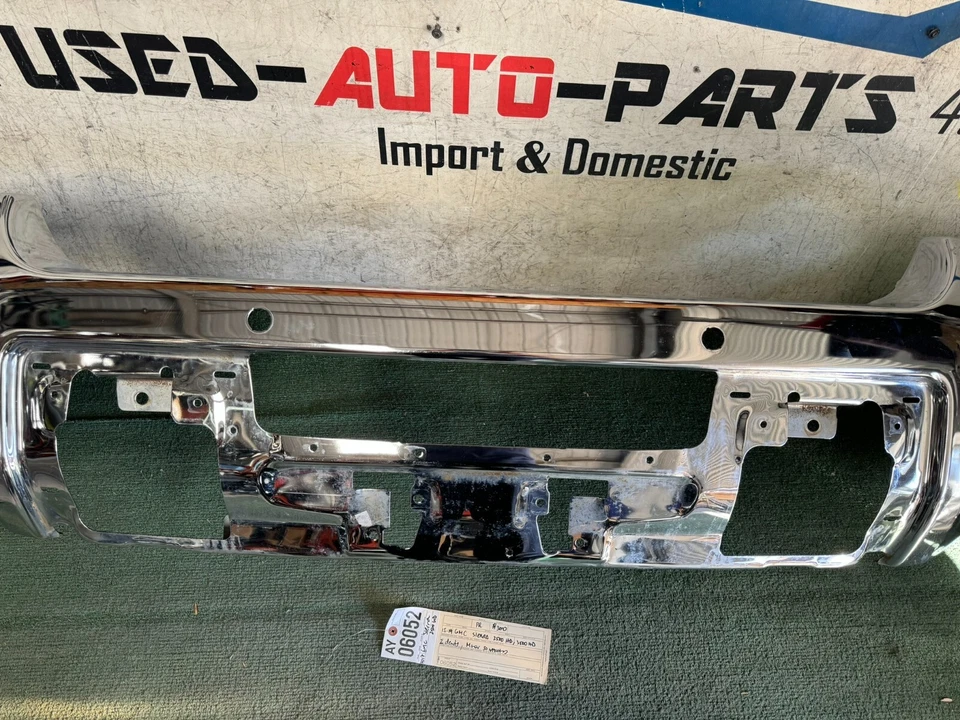 Parachoques delantero cromado GMC SIERRA 2500 HD 3500 2015 2019 con 2 abolladuras OEM AY06052 Foto 2 de 4