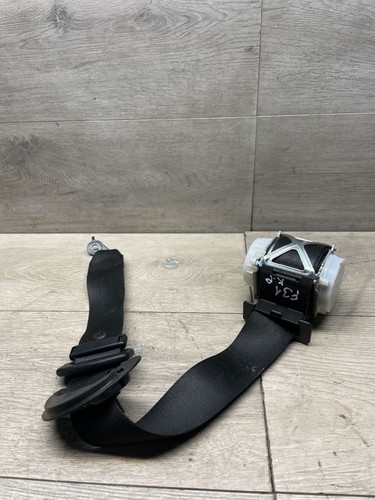 BMW 3 F30 F35 F31 2014 Vorne links Sicherheitsgurt vorne 34078320C TNR30668