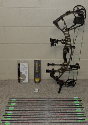 Loaded Right Hand Hoyt Ventum 33 Bow Package- Wilderness, 26 to 31'', 80 Lb Limbs