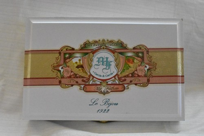 #ad MY FATHERS CIGARS LE BIJOU 1922 TORO 11 X 7 X 2 1 4 AMAZING CONDITION $20.00