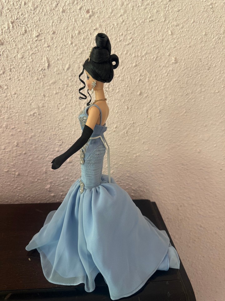 Lot - LE Sophisticated Lady 1965 Porcelain Barbie (5313