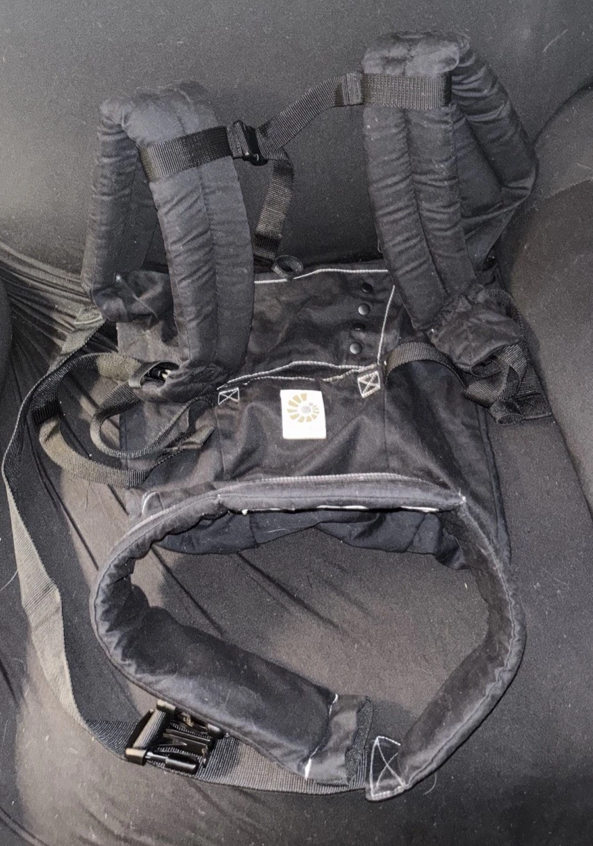 Ergo Sport Baby Carrier Ergobaby Black Newborn to 40lb Multi Position Box/Manual