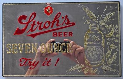 STROH'S プレミアムビール看板 約40cm x 30cm Vintage Stroh's yellow and red Steel beer light Sign 18 X 13 X 2