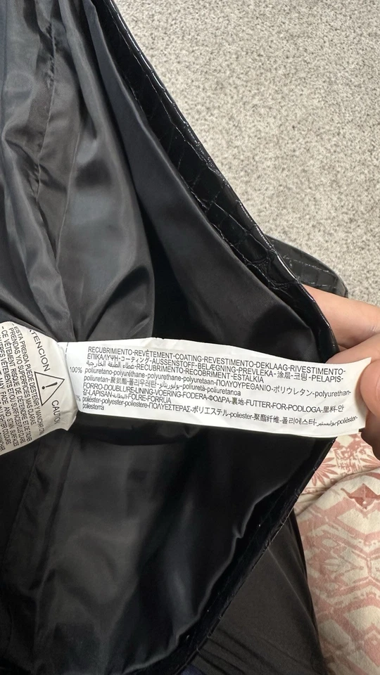 Minifalda de cuero negra para mujer Zara talla pequeña Foto 4 de 4