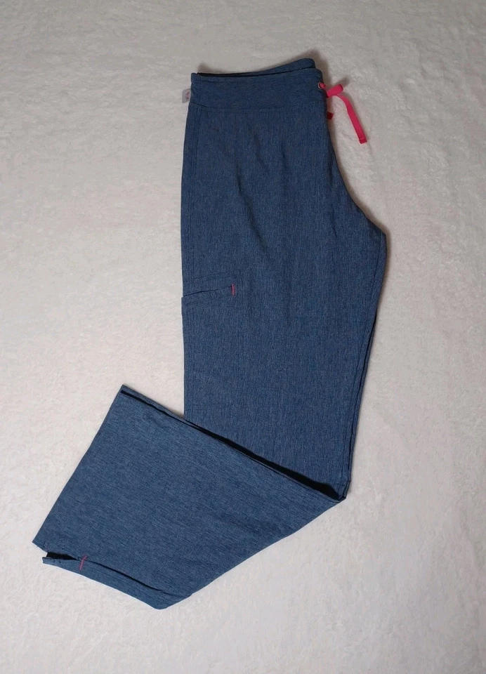 Pantalones Médicos Smitten Mujer Pierna Acampanada Bolsillos Carga Azul Con Acentos Rosa PSM Foto 2 de 4