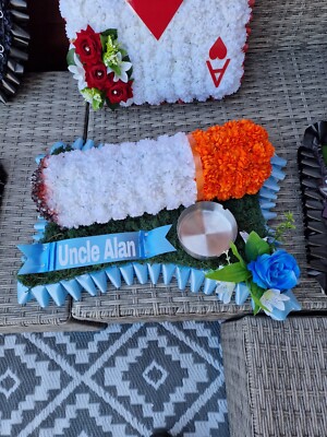 Künstliche Seide Beerdigung Blumen Zigarettenkissen Kranz Tribut Memorial Dad 