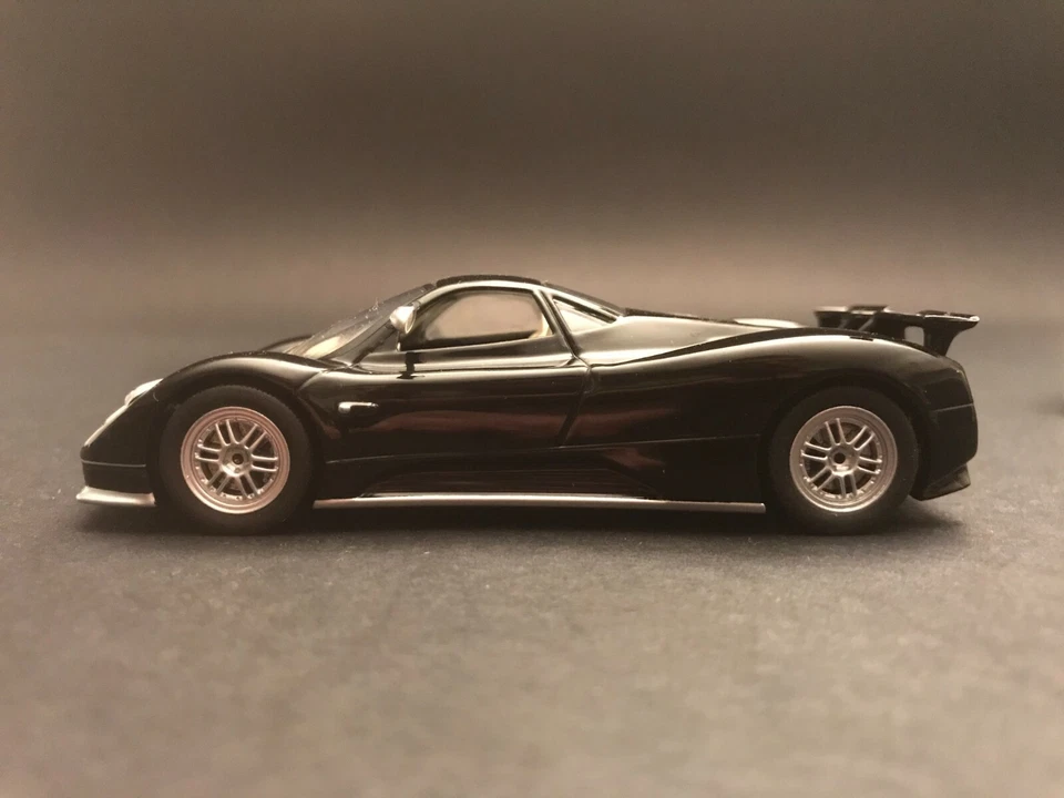 IXO MODELS - PAGANI Zonda C12S - RARE BLACK COLOR - Immagine 2 di 4